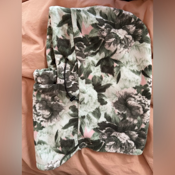 Eivy Floral Fleece Hood Balaclava - Picture 3 of 4